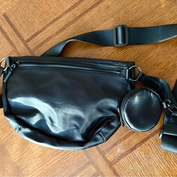 Iris & Rainbow Crossbody Bag with Pouch - Picture 4 of 4